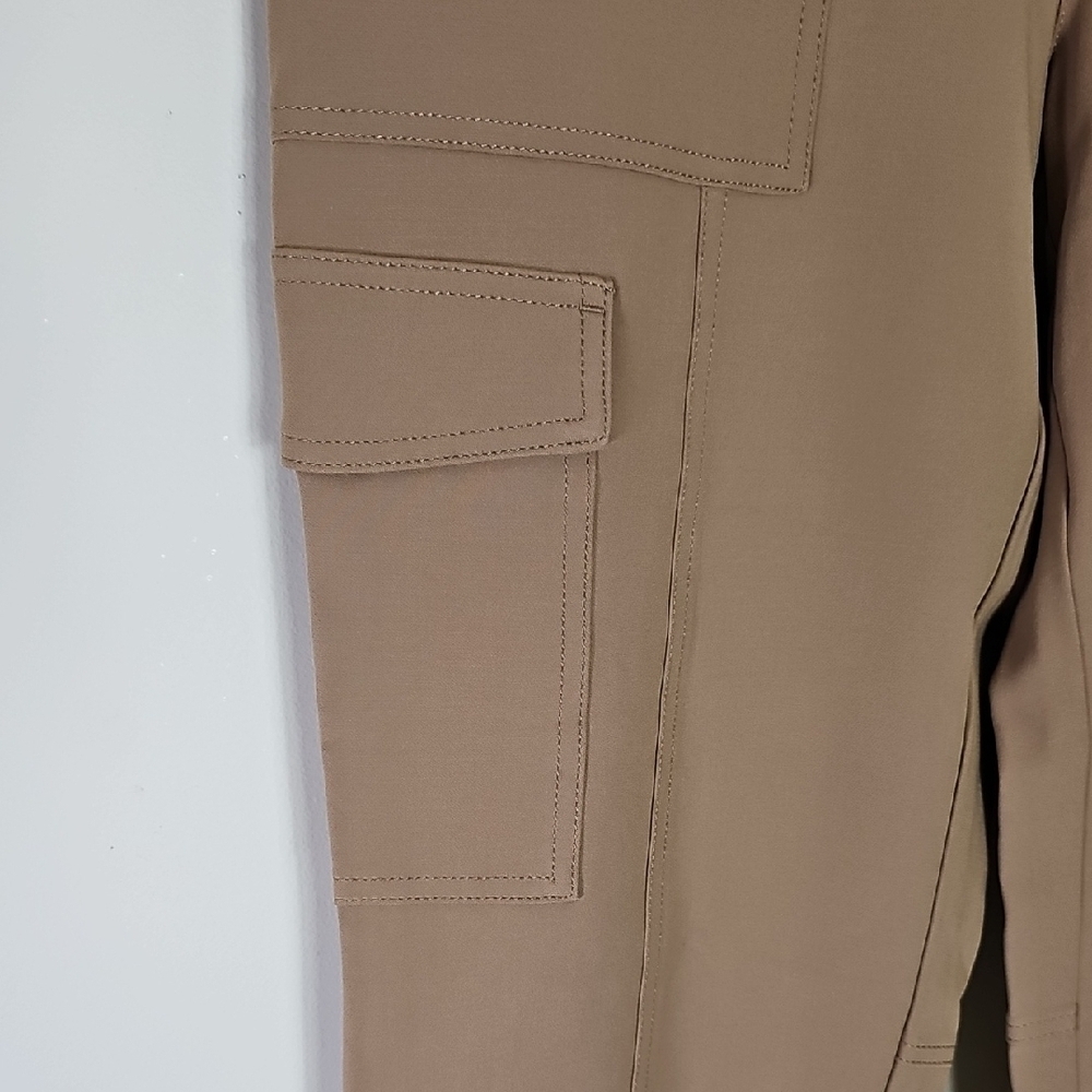 Banana Republic Tan Cargo Women's Pants with Relaxed Fit Size 10L - Picture 3 of 14